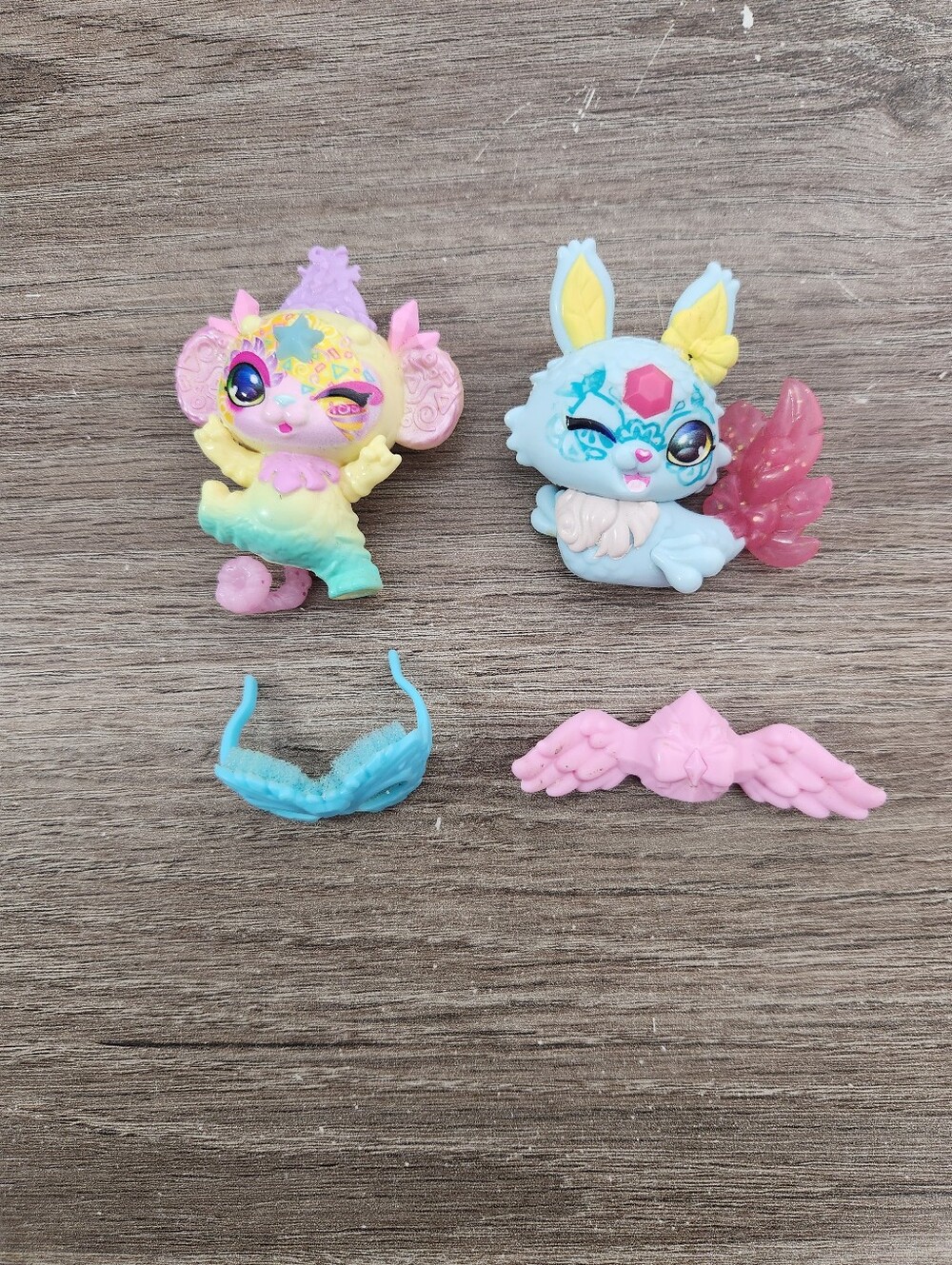 Magic Mixies Mixlings Series 4 Mini Figures Lot- Raveena & Mara With Accessories